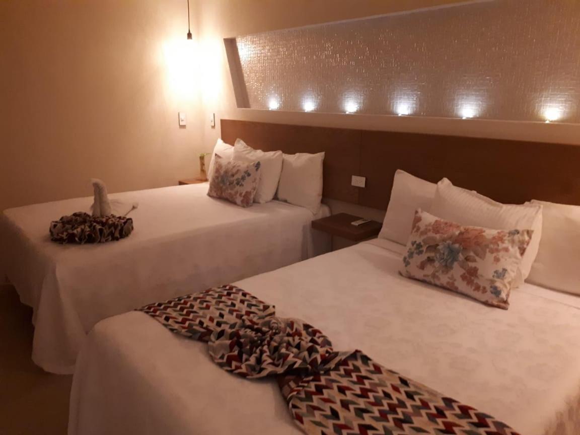 Brisas 10 Beachside Suites Cancún Exteriör bild