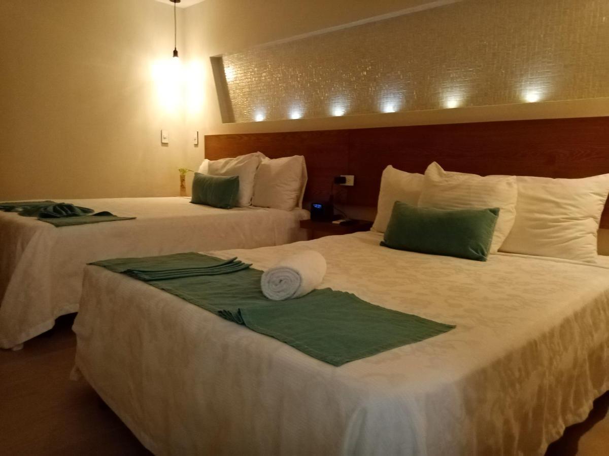 Brisas 10 Beachside Suites Cancún Exteriör bild