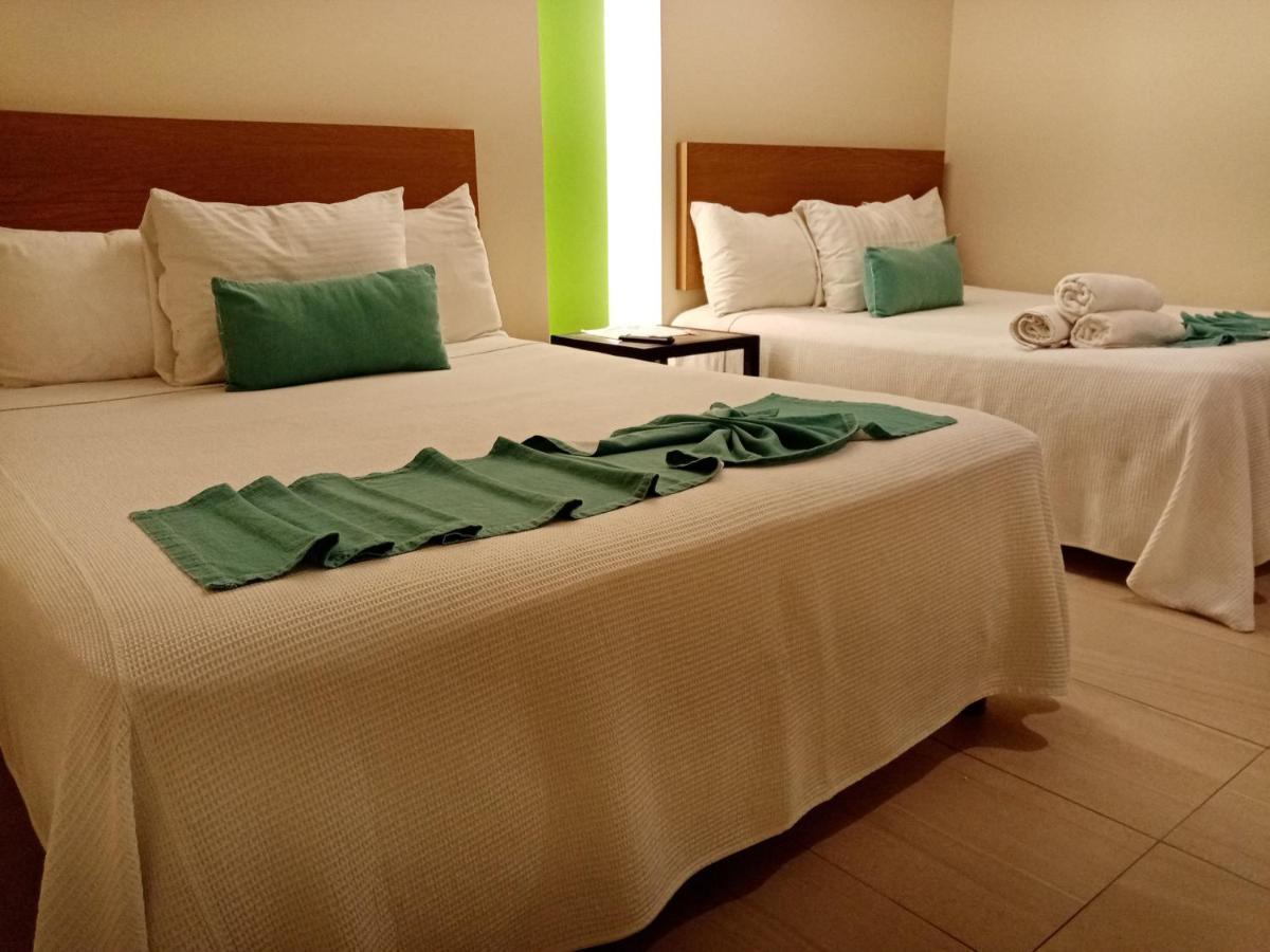 Brisas 10 Beachside Suites Cancún Exteriör bild