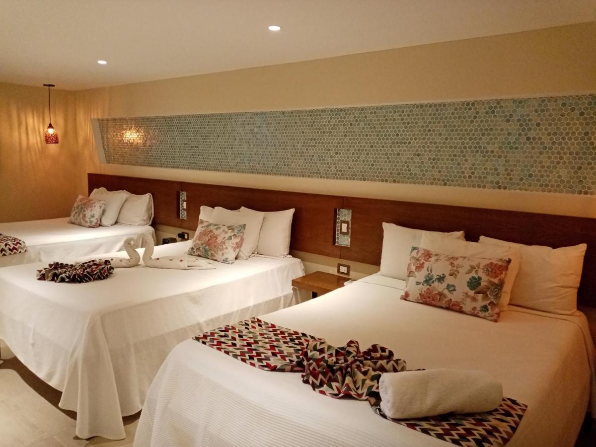 Brisas 10 Beachside Suites Cancún Exteriör bild