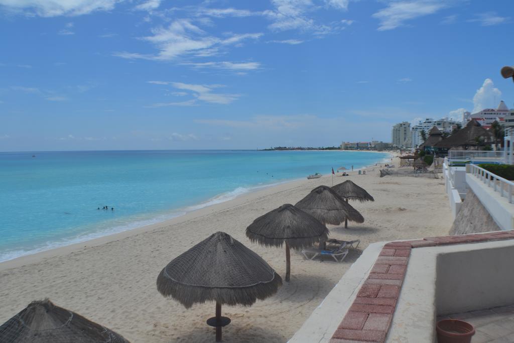 Brisas 10 Beachside Suites Cancún Exteriör bild
