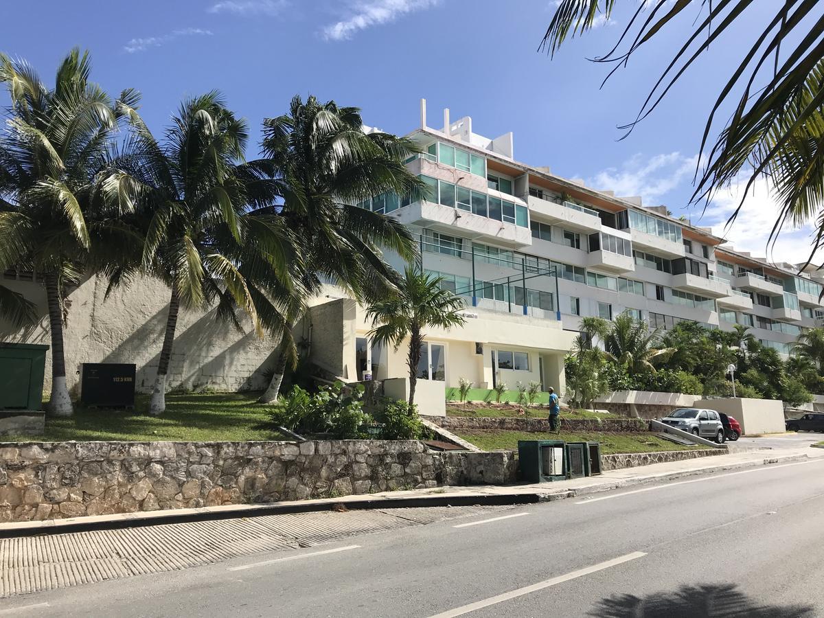 Brisas 10 Beachside Suites Cancún Exteriör bild