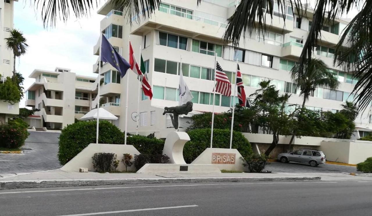 Brisas 10 Beachside Suites Cancún Exteriör bild