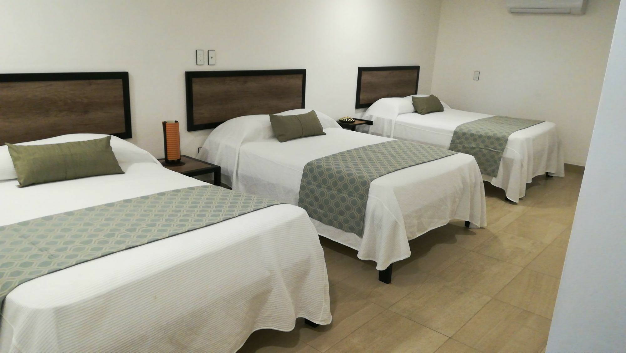 Brisas 10 Beachside Suites Cancún Exteriör bild