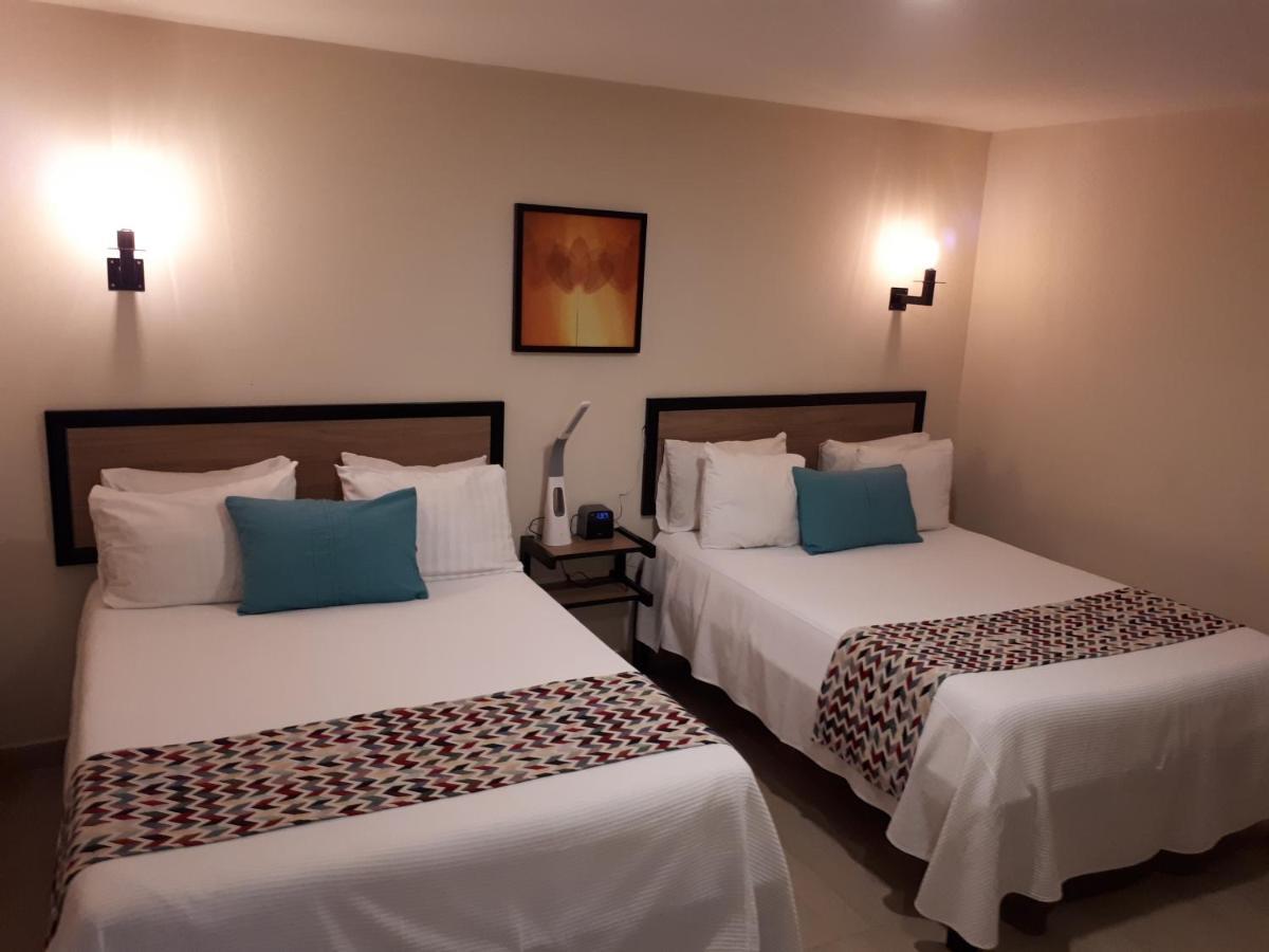Brisas 10 Beachside Suites Cancún Exteriör bild