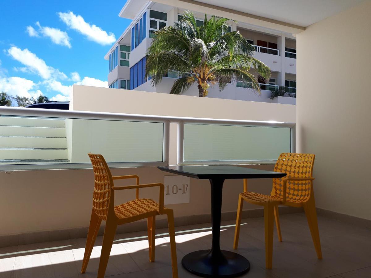 Brisas 10 Beachside Suites Cancún Exteriör bild